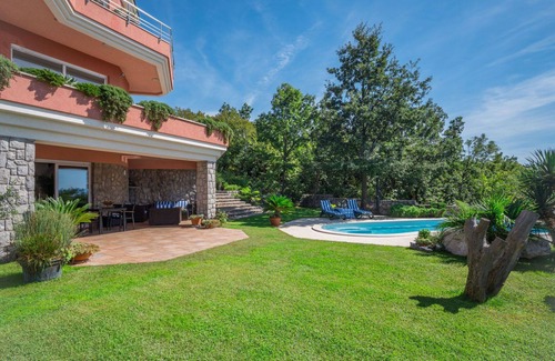 Zurkovo Villa | Stunning private villa for 8 people with A/C, WIFI, private pool, TV, terrace and pets allowed