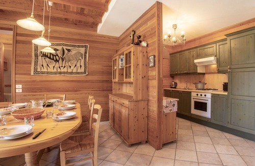 Madesimo House | Stunning private villa for 7 guests with WIFI, TV and pets allowed