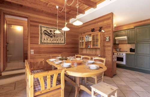 Madesimo House | Stunning private villa for 7 guests with WIFI, TV and pets allowed