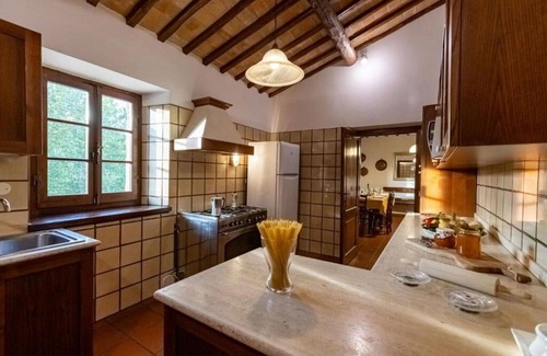 Cetona Villa | Stunning private villa for 20 guests with WIFI, A/C, private pool, TV, patio and panoramic view