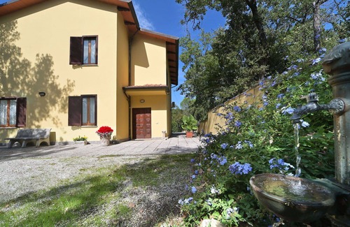 San Feliciano Villa | Stunning private villa for 8 people with WIFI, private pool, A/C, TV, patio and pets allowed