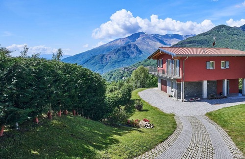 Domaso House | Stunning private villa for 8 people with WIFI, TV, terrace and pets allowed