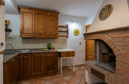 Vicchio House | Stunning private villa for 10 people with private pool, WIFI, TV, patio and pets allowed