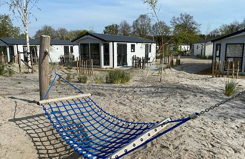 Biddinghuizen House | Stunning private villa for 4 people with WIFI, pool, TV and terrace