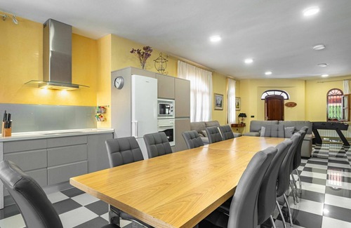 Baena Villa | Stunning private villa with hot tub, A/C, private pool, WIFI, TV, patio and pets allowed