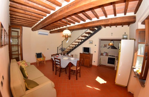 Cascine-La Croce Villa | Stunning private villa with WIFI, A/C, private pool, veranda and pets allowed, close to Lucca