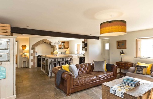 Monyash Other | Stunning refurbished 6 bedroom Farmhouse, close to Monyash & the High Peak Trail.