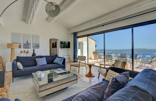 Guerrevieille Villa | STUNNING RENOVATED FAMILY HOUSE, 180° PANORAMIC SEA VIEW, HEATED SWIMMING POOL