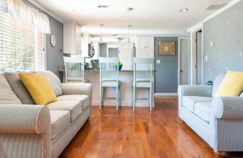 Manomet House | Stunning seaside cottage and luxury loft, walk to beach, family + pet, sleeps 8