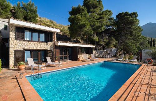 Torre Colonna-sperone Villa | Stunning seaview villa