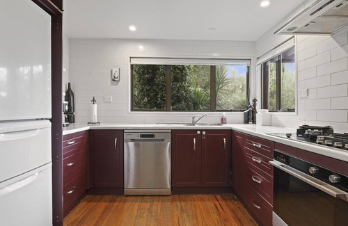 Lake Okareka House | Stunning Secluded Lake Views - 4 Bedrooms with Spa and Lake Views