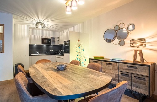 Valmorel Apartment | Stunning Ski-in/Ski-out Apartment for 7 with Balcony, WIFI and Parking