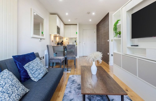 Lewisham Apartment | Stunning Studio Apartment Close To Lewisham Station Short Mid Long Stays