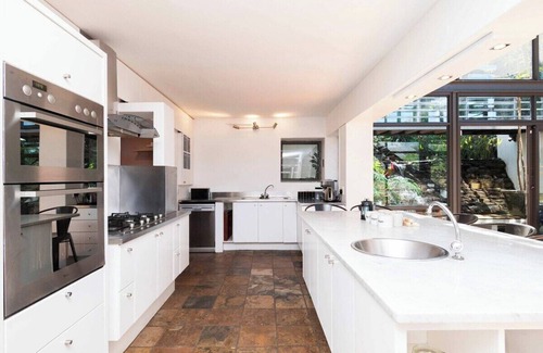 Cape Town City Centre Villa | Stunning Tamboerskloof Home with Panoramic Views