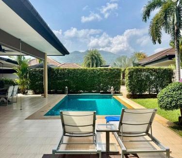 Cherngtalay Villa | Stunning 2-Bedroom Pool Villa