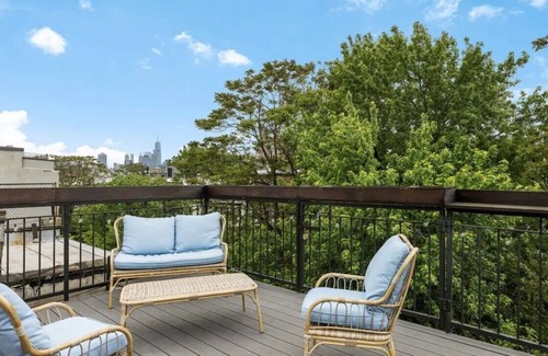 Boerum Hill Apartment | Stunning top 2 flrs of 25' wide townhouse quiet & bright
