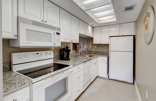 Shelter Cove Condo | Stunning Two-Story Condo with Private Balcony, Free WiFi, Pool & Washer/Dryer