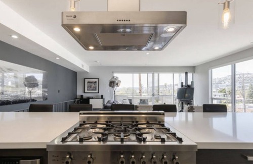 Melrose Condo | Stunning two-story loft in the heart of West Hollywood