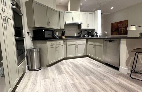 Ventura House | Stunning Ventura Condo