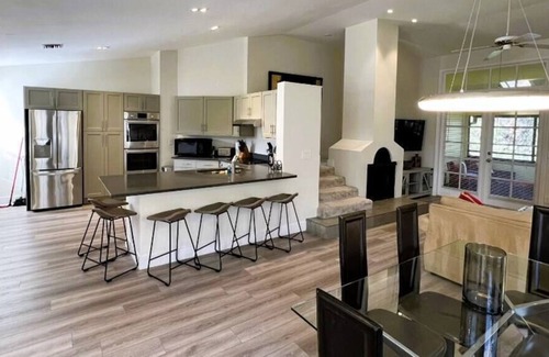 Ventura House | Stunning Ventura Condo