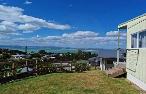Karkari Peninsula House | Stunning views of the bay - 2 min to the beach!