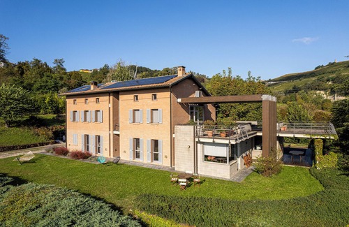 Canelli House | Stunning views and private pool