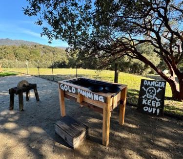 Ahwahnee House | Stunning views with pool, spa, gold panning, firepit, game court and BBQ