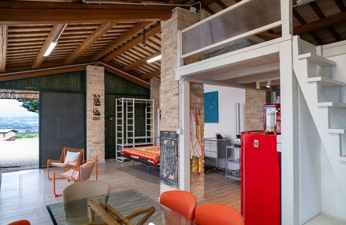 Citta Sant'Angelo Villa | Stunning villa for 4 guests with hot tub, A/C, WIFI, patio, pets allowed and panoramic view