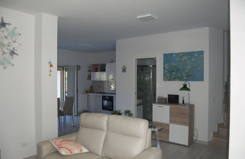 Pizzo Villa | Stunning villa for 5 guests with pool, A/C, WIFI, veranda and pets allowed