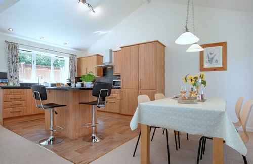 Liverton House | Stunning villa for 4 guests with pool, WIFI