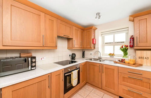 Thirsk House | Stunning villa for 6 people with pool, hot tub, WIFI, terrace and parking