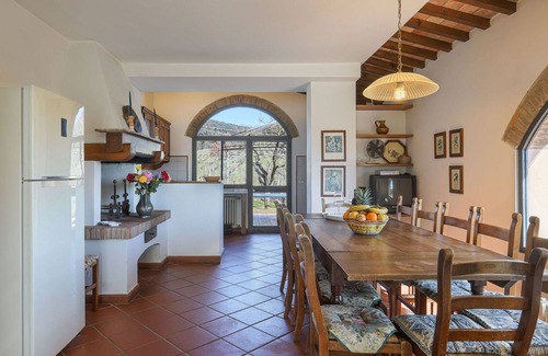 Scandicci House | Stunning villa for 16 guests with WIFI, private pool, TV, patio, pets allowed and panoramic view