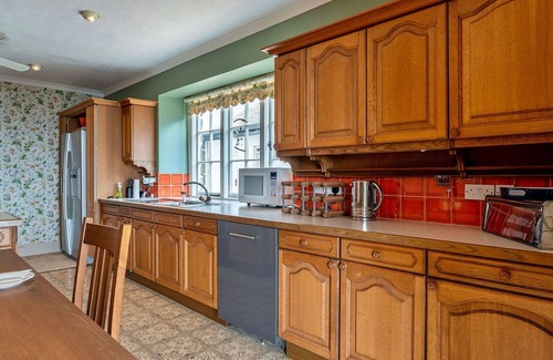 Coverack House | Stunning villa for 13 guests with WIFI and terrace