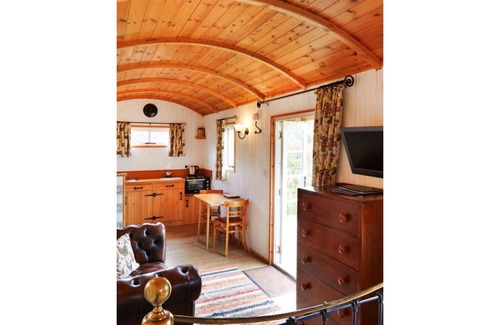 Coalbrookdale House | Stunning villa for 2 people with WIFI and pets allowed