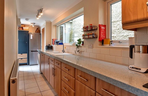 Truro House | Stunning villa for 5 people with WIFI, hot tub, TV, terrace and pets allowed