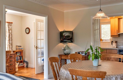 Truro House | Stunning villa for 5 people with WIFI, hot tub, TV, terrace and pets allowed