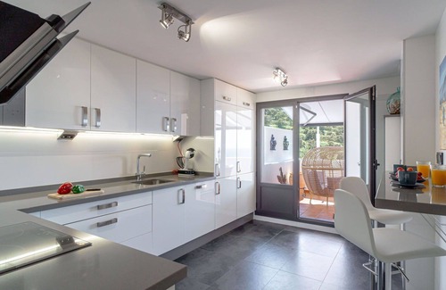 La Herradura House | Stunning villa for 6 people with pool, A/C, WIFI, TV and terrace