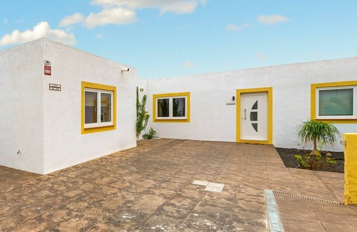 Parque Holandes House | Stunning villa for 6 people with private pool, WIFI, TV and terrace