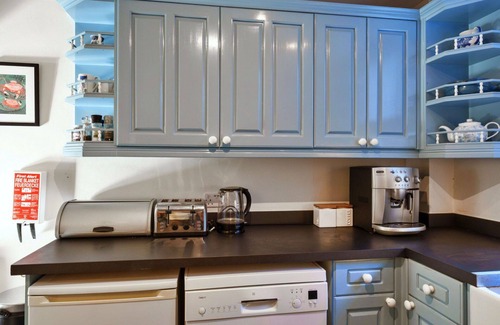 Kingsand House | Stunning villa for 6 guests with WIFI and pets allowed