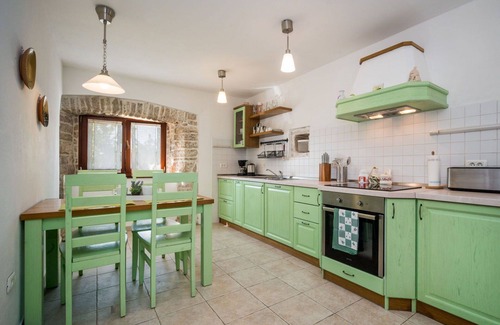 Cabrunici House | Stunning villa for 8 people with A/C, WIFI, private pool, TV, terrace and panoramic view