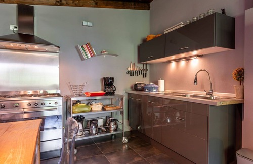 Asti House | Stunning villa for 9 guests with WIFI, TV and pets allowed