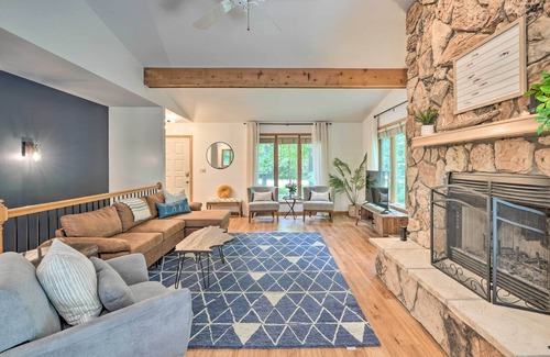 Putnam House | Stunning Waterfront Home w/ Fireplace & Grill