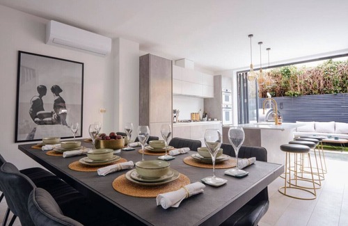 Parsons Green and Walham Apartment | Stunningly designed Fulham home with cinema room