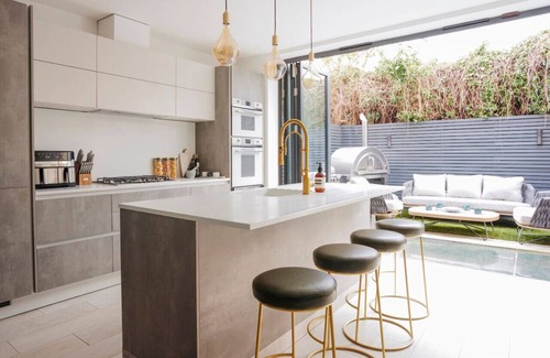 Parsons Green and Walham Apartment | Stunningly designed Fulham home with cinema room