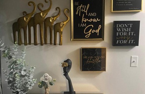 Center Line House | Stunting Sunburst Peaceful Palace