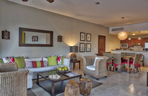 Punta Cana Apartment | Stupendous 2-Bedroom Condo with Balcony, Golf View & Wi-Fi - 15 min from PUJ