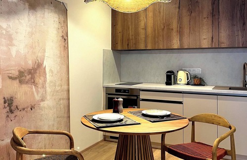 Palmovka Apartment | Style apartment, 10 min from the Center, with AC and free parking