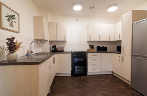 Ladywell Apartment | Stylish 1 -bed Apartment in Lewisham - 15 mins to London Bridge and Greenwich