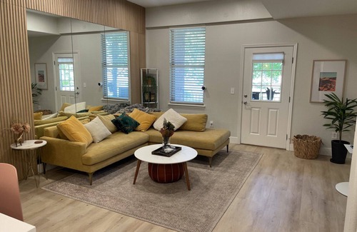 Arvada Condo | Stylish 1B/1B condo with amenities in heart of Olde Town Aravada