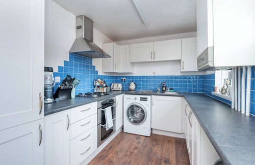 Forest Hill Apartment | Stylish 1BD with Sunny Terrace, Honor Oak Park